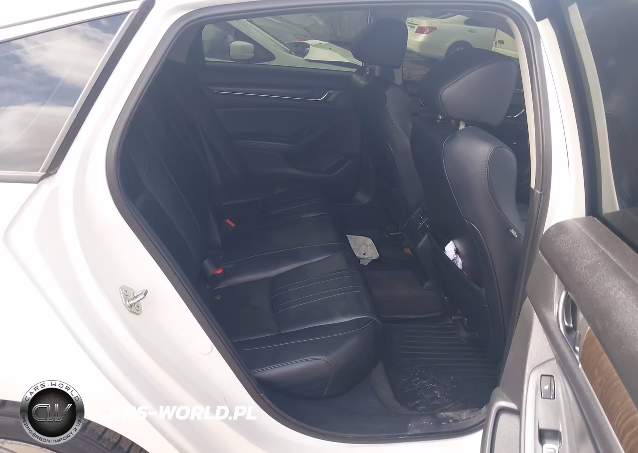 2018 Honda Accord Touring VIN:1HGCV1F96JA047007 - 8