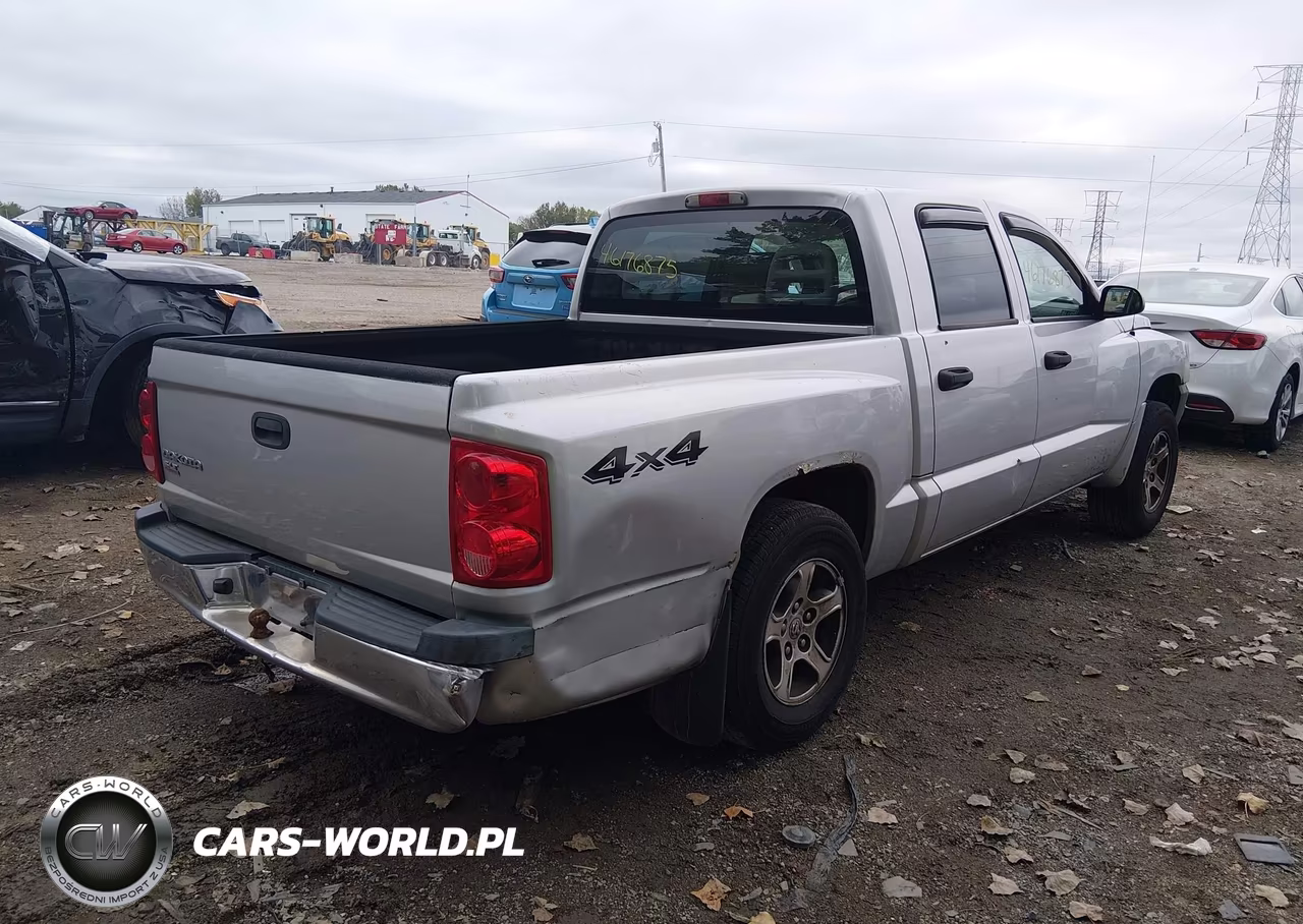 2005 Dodge Dakota Slt VIN:1D7HW48KX5S277805 - 4