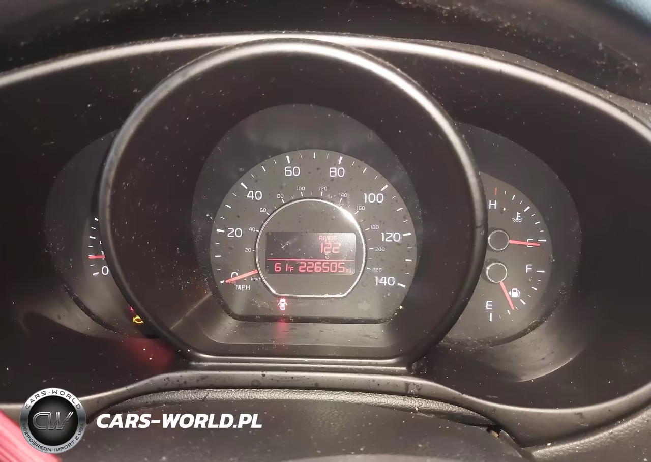 2016 Kia Soul VIN:KNDJN2A23G7373553 - 7