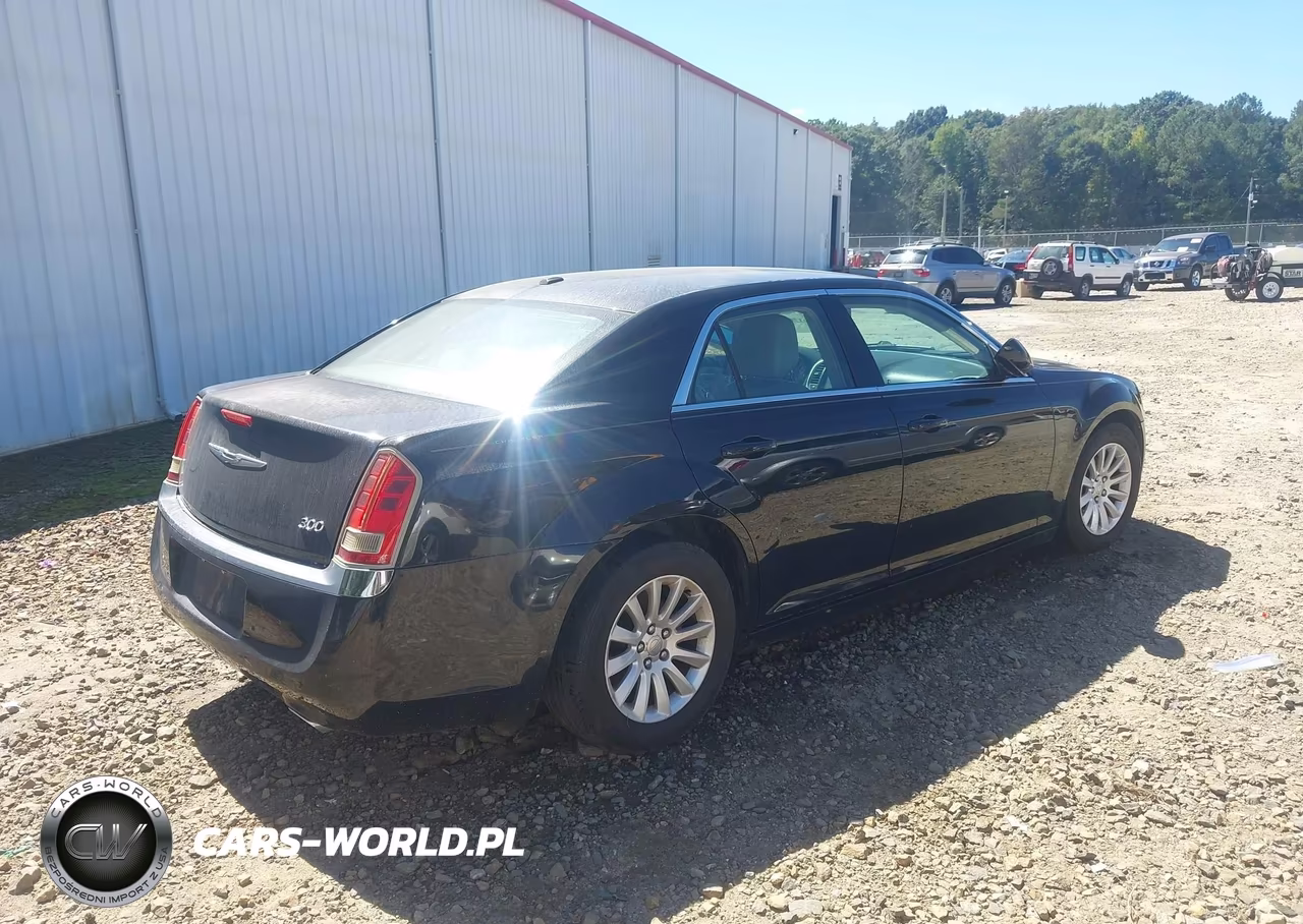2013 Chrysler 300 Motown VIN:2C3CCAAG3DH612091 - 4