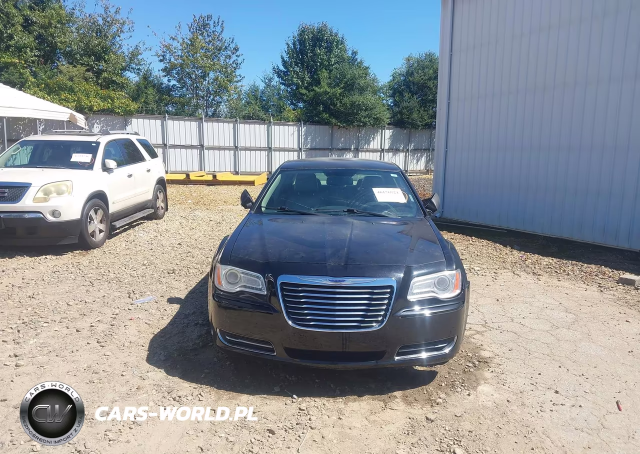 2013 Chrysler 300 Motown VIN:2C3CCAAG3DH612091 - 6