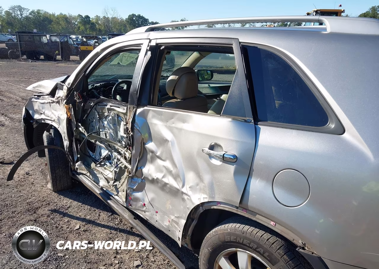 2013 Kia Sorento Lx V6 VIN:5XYKTDA22DG421340 - 15