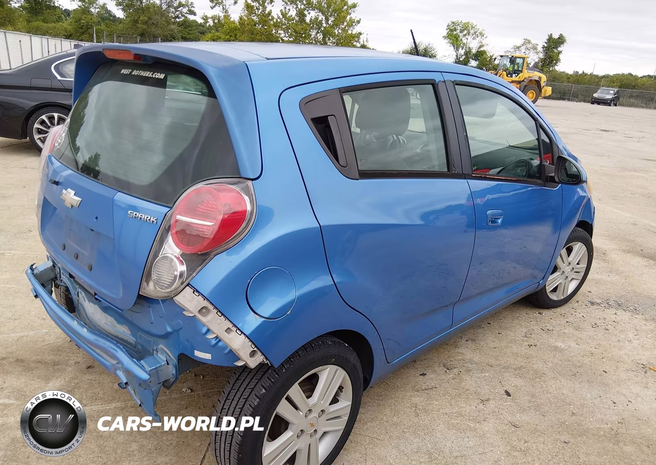 2015 Chevrolet Spark Ls Cvt VIN:KL8CB6S98FC739882 - 4