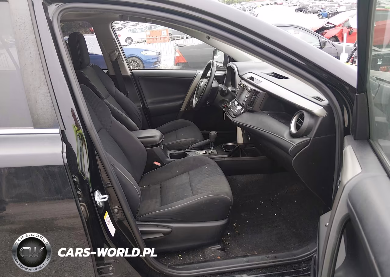2018 Toyota Rav4 Xle VIN:2T3RFREV7JW706037 - 5