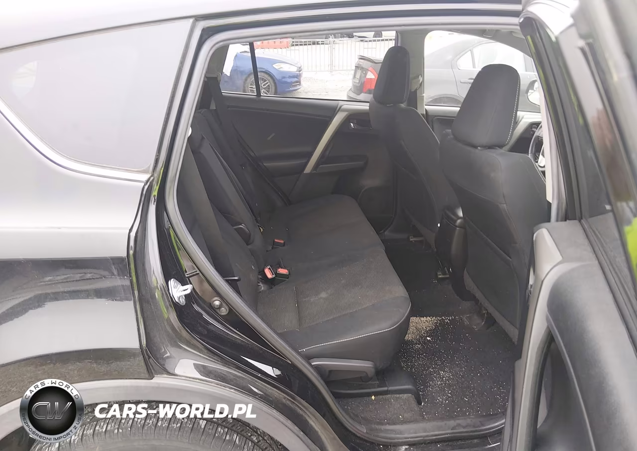 2018 Toyota Rav4 Xle VIN:2T3RFREV7JW706037 - 8