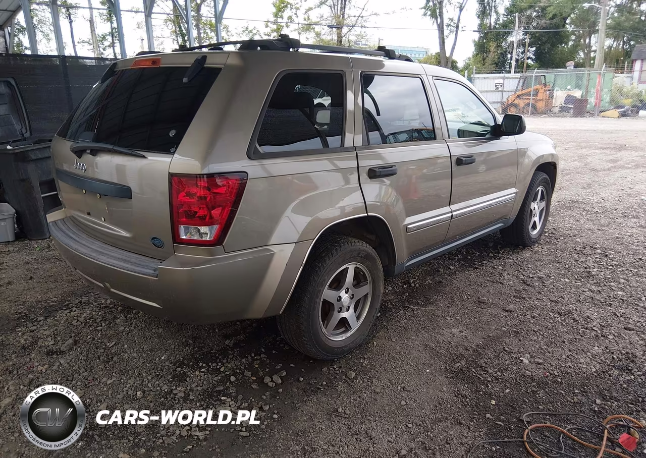 2005 Jeep Grand Cherokee Laredo VIN:1J4GR48KX5C696190 - 4