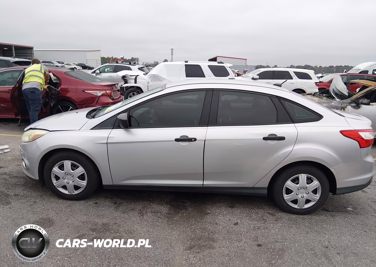 2013 Ford Focus S VIN:1FADP3E29DL249691 - 14