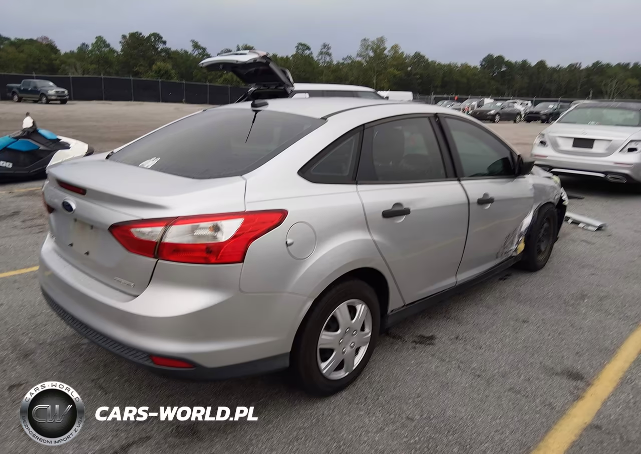 2013 Ford Focus S VIN:1FADP3E29DL249691 - 4