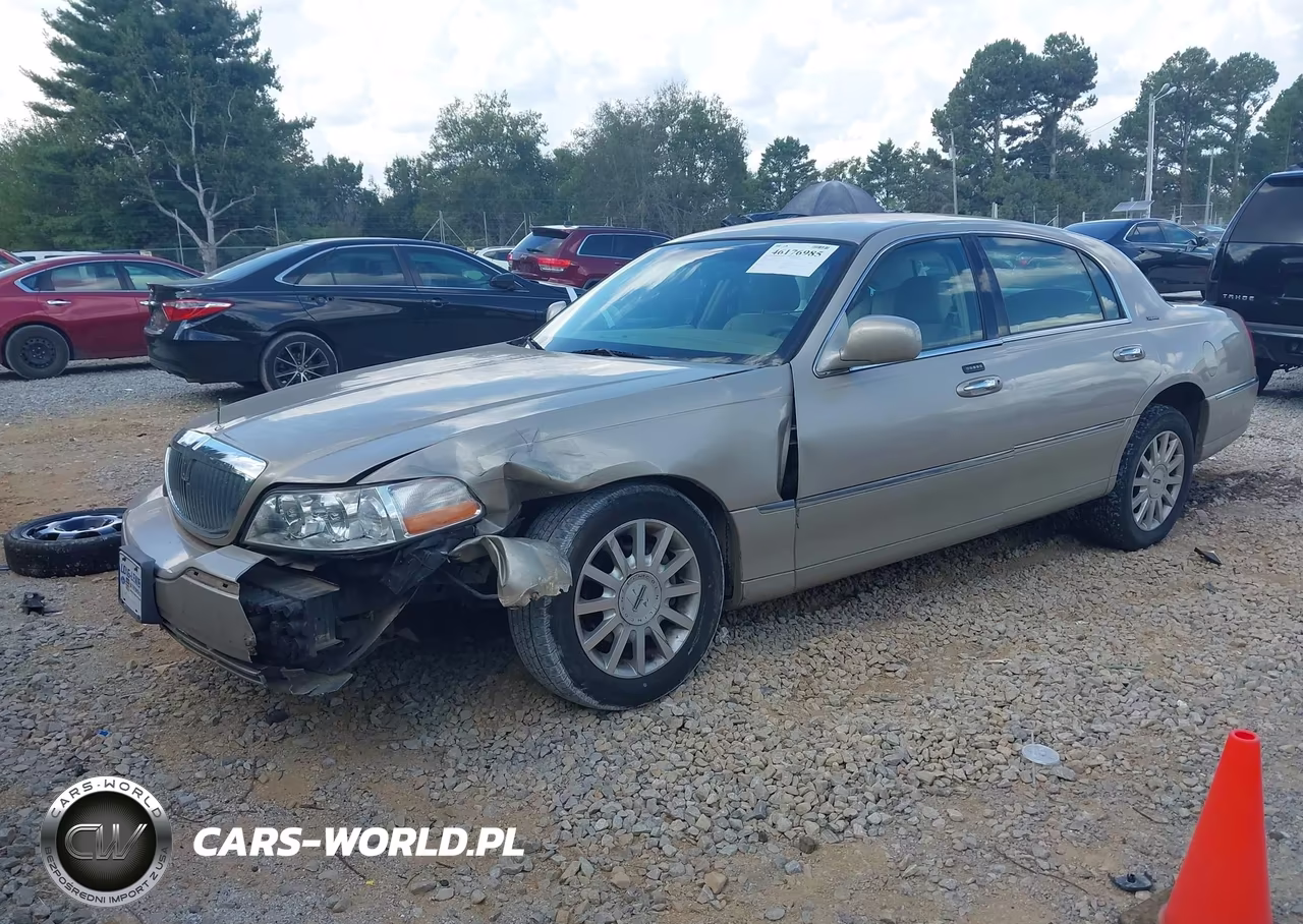 2007 Lincoln Town Car Signature VIN:1LNHM81VX7Y639705 - 2