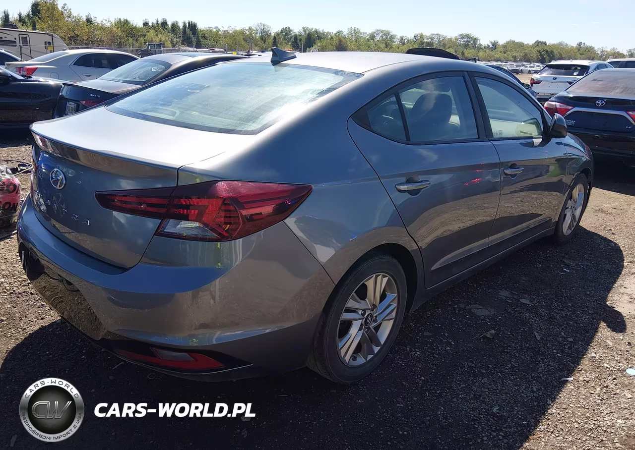 2019 Hyundai Elantra Sel VIN:5NPD84LF8KH476004 - 4