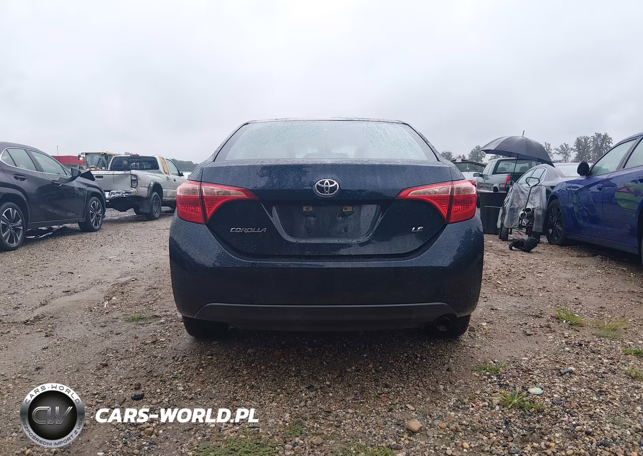 2018 Toyota Corolla Le VIN:5YFBURHEXJP818313 - 16
