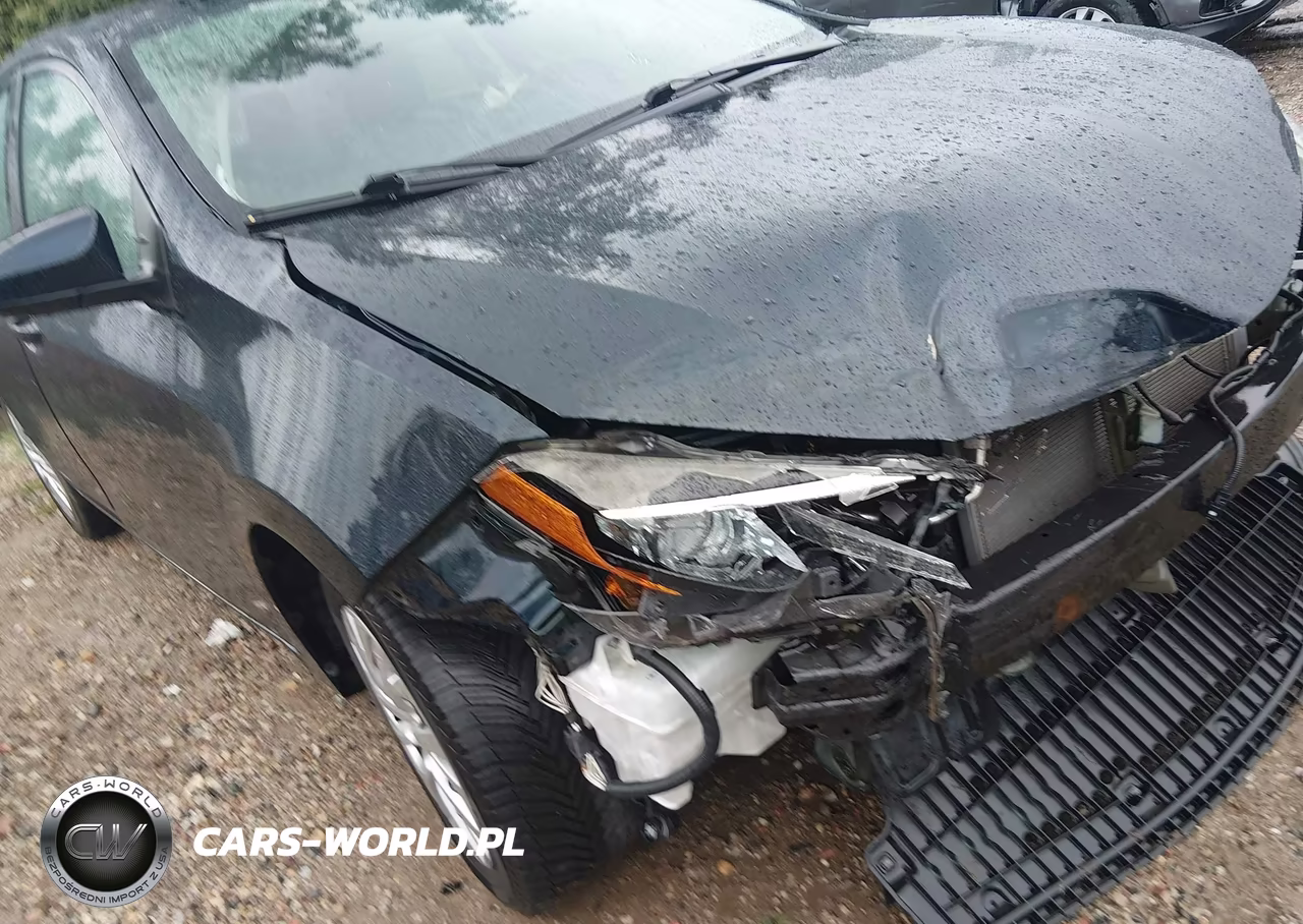 2018 Toyota Corolla Le VIN:5YFBURHEXJP818313 - 18
