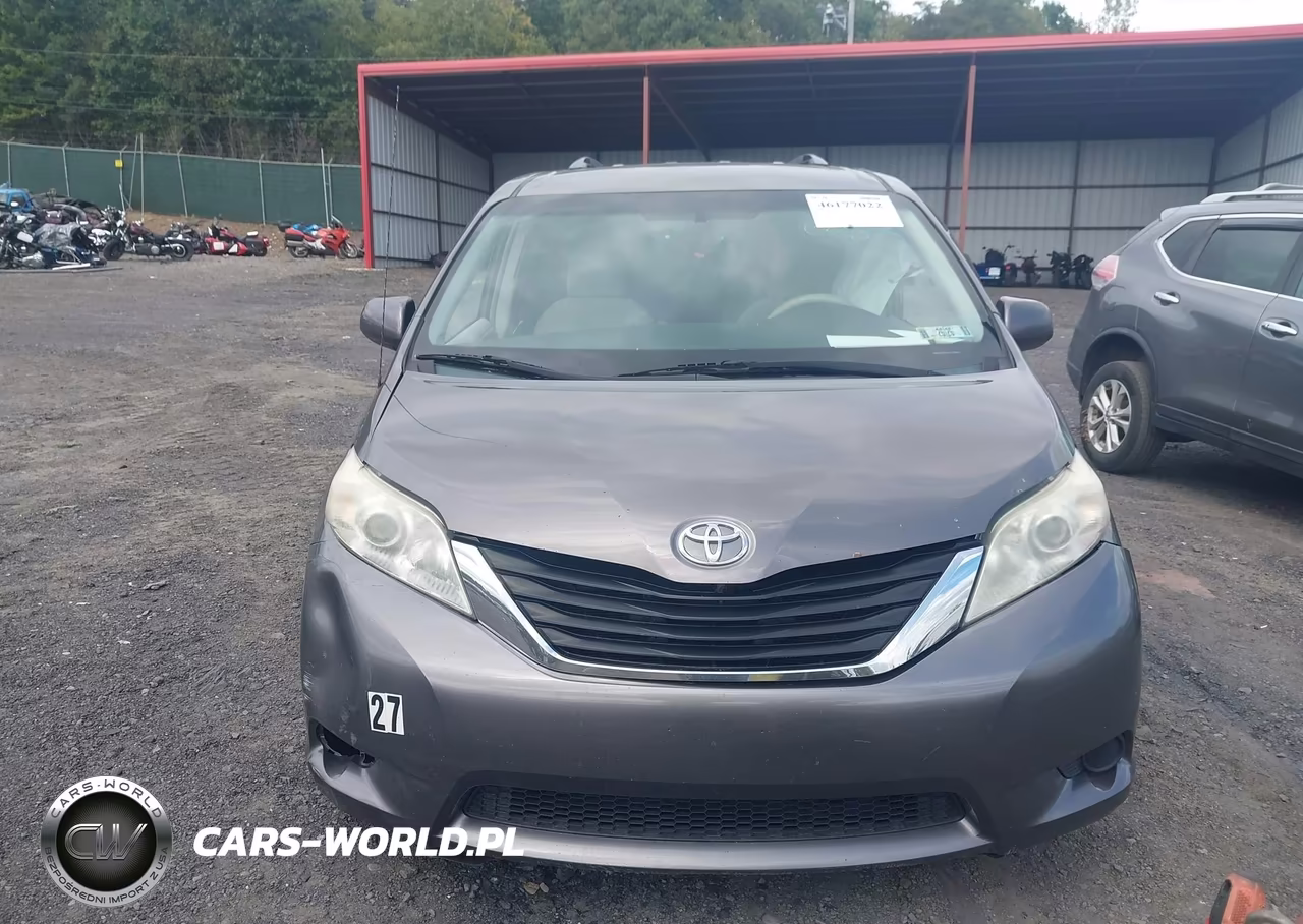 2014 Toyota Sienna Le VIN:5TDKK3DC4ES484171 - 12