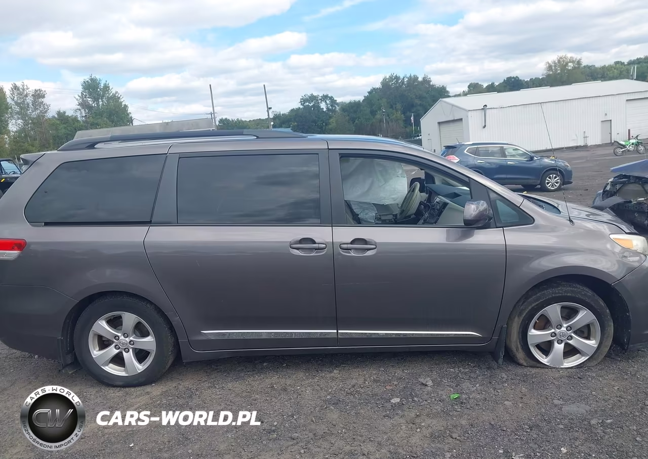 2014 Toyota Sienna Le VIN:5TDKK3DC4ES484171 - 13