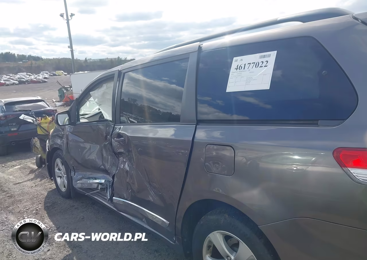 2014 Toyota Sienna Le VIN:5TDKK3DC4ES484171 - 20