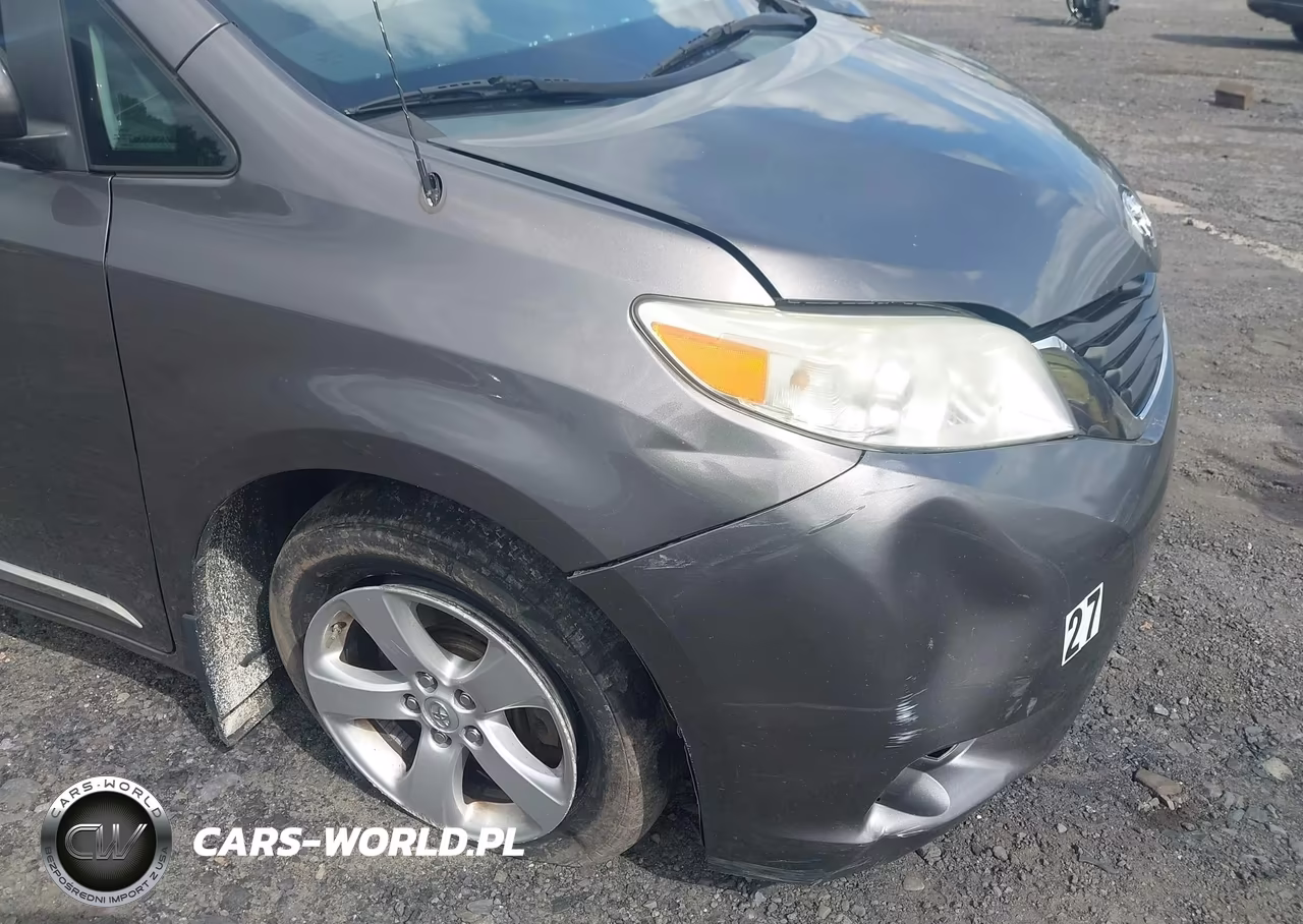 2014 Toyota Sienna Le VIN:5TDKK3DC4ES484171 - 6