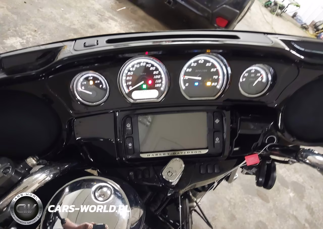 2017 Harley-Davidson Flhtk Ultra Limited VIN:1HD1KED1XHB657787 - 14