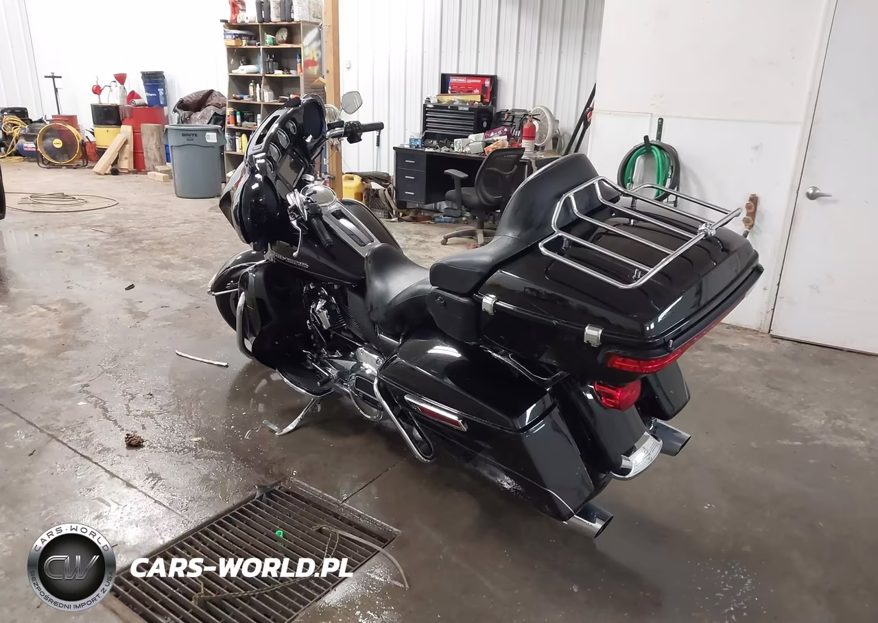 2017 Harley-Davidson Flhtk Ultra Limited VIN:1HD1KED1XHB657787 - 3