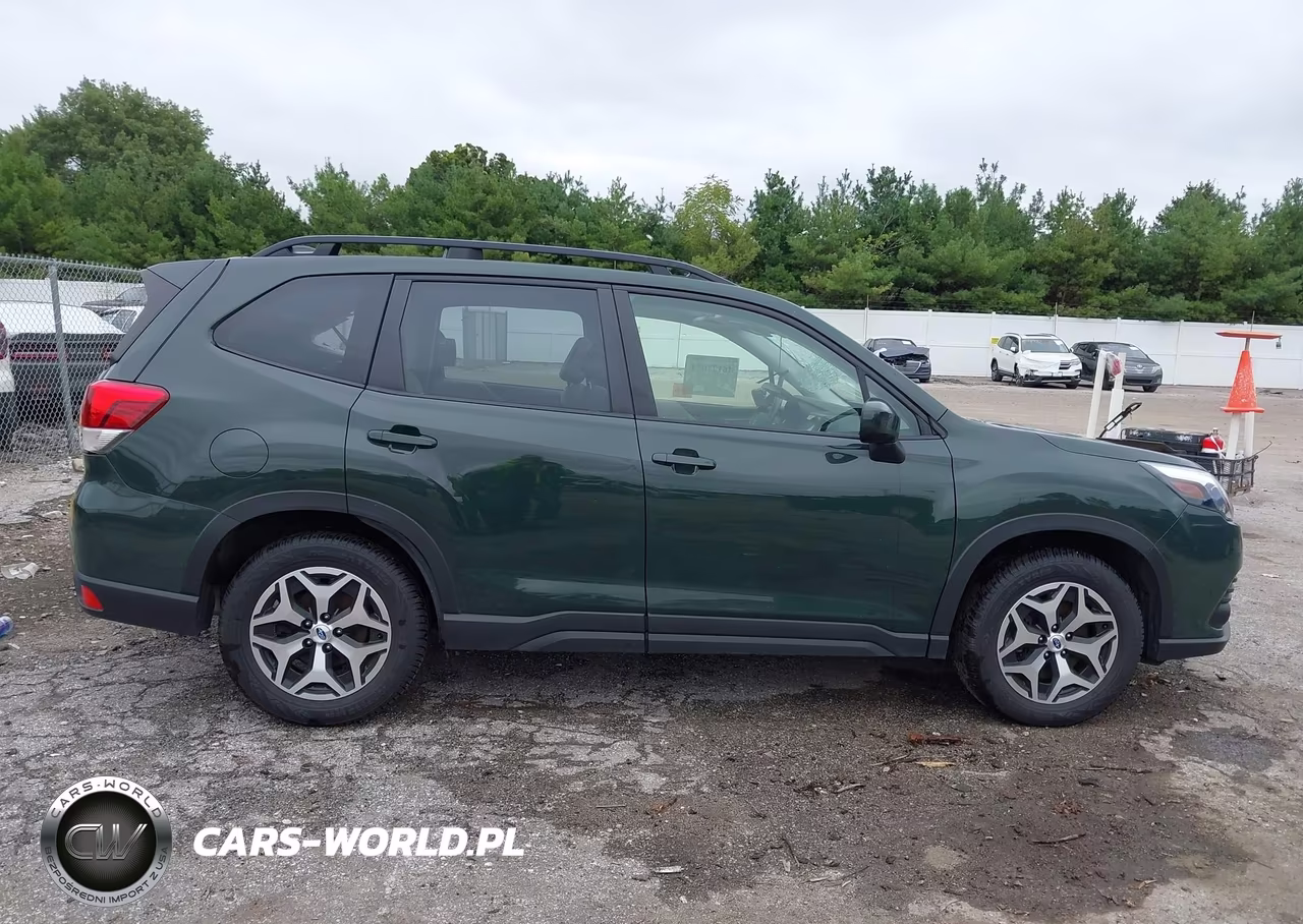 2022 Subaru Forester Premium VIN:JF2SKAEC4NH404392 - 13