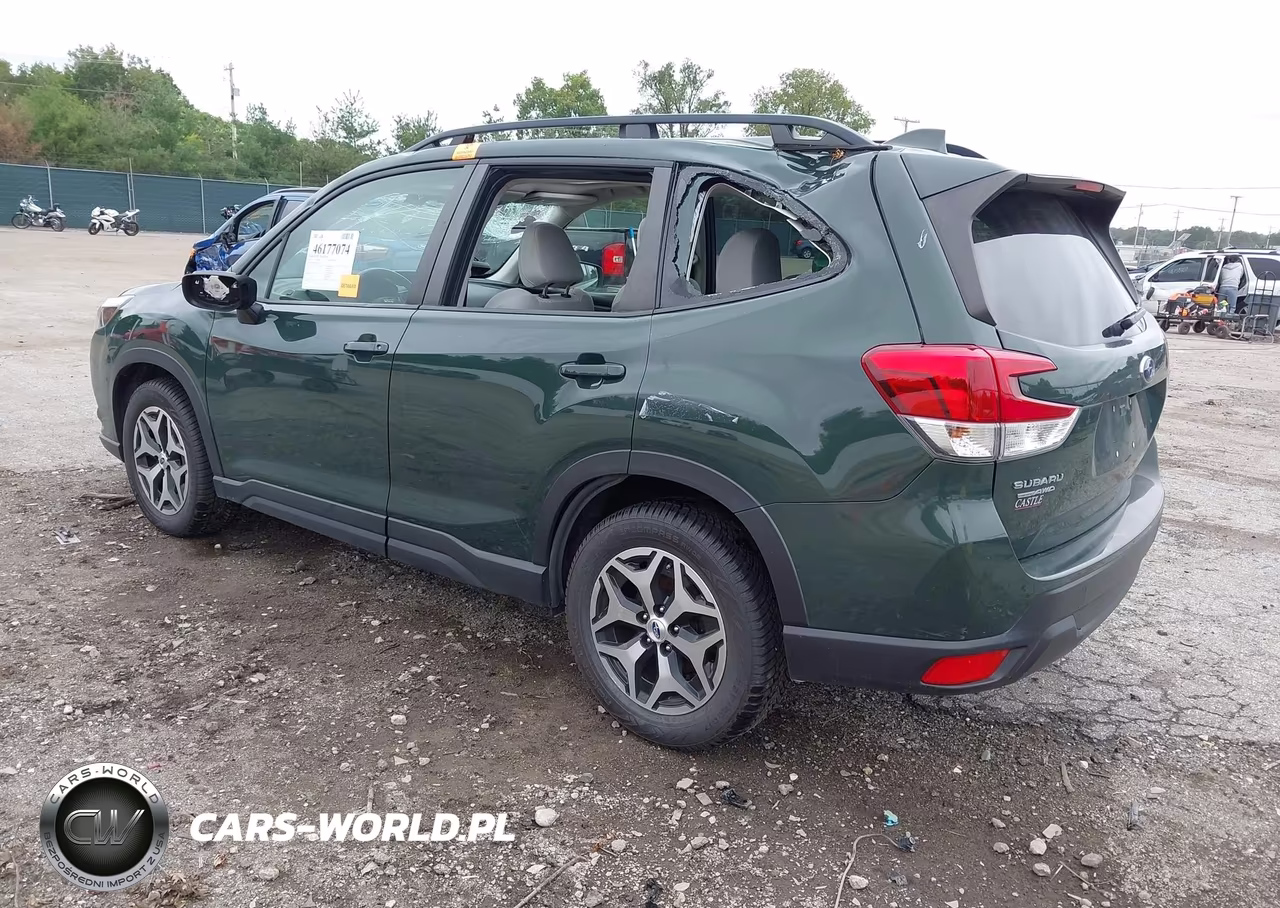 2022 Subaru Forester Premium VIN:JF2SKAEC4NH404392 - 3