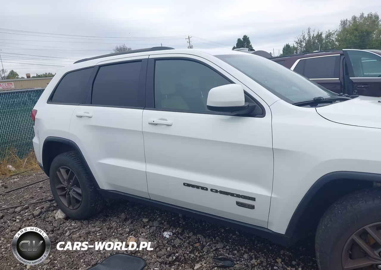 2017 Jeep Grand Cherokee 75Th Anniversary Edition 4X4 VIN:1C4RJFAGXHC628175 - 13
