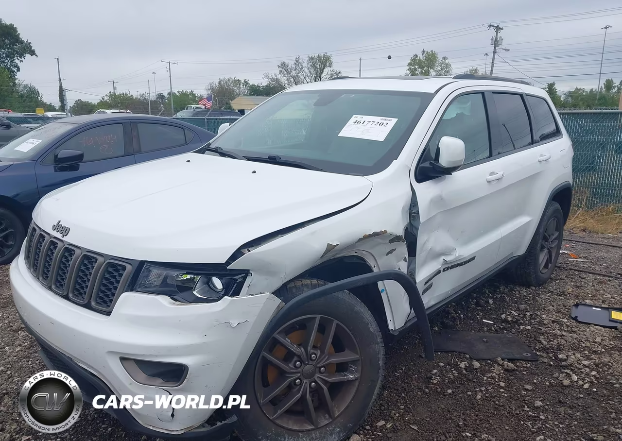 2017 Jeep Grand Cherokee 75Th Anniversary Edition 4X4 VIN:1C4RJFAGXHC628175 - 6