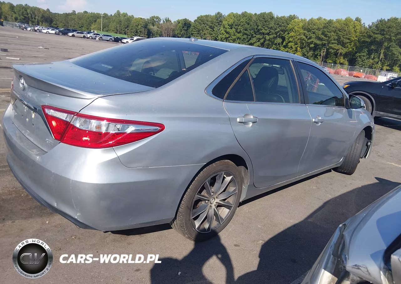 2016 Toyota Camry Xse VIN:4T1BF1FK5GU595688 - 4