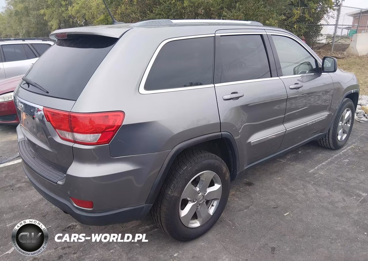 2013 Jeep Grand Cherokee Laredo VIN:1C4RJEAG5DC533379 - 4