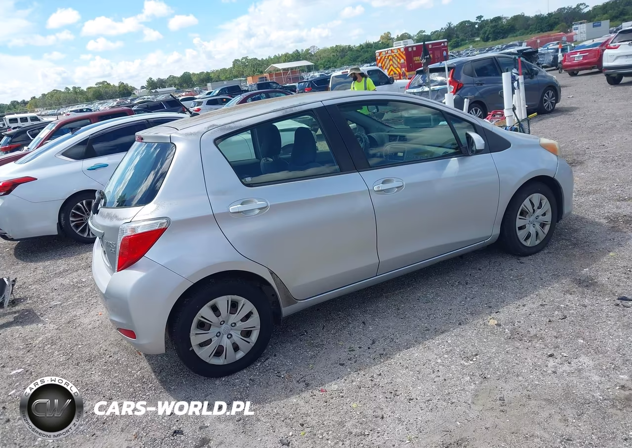2013 Toyota Yaris Le VIN:JTDKTUD30DD561664 - 4