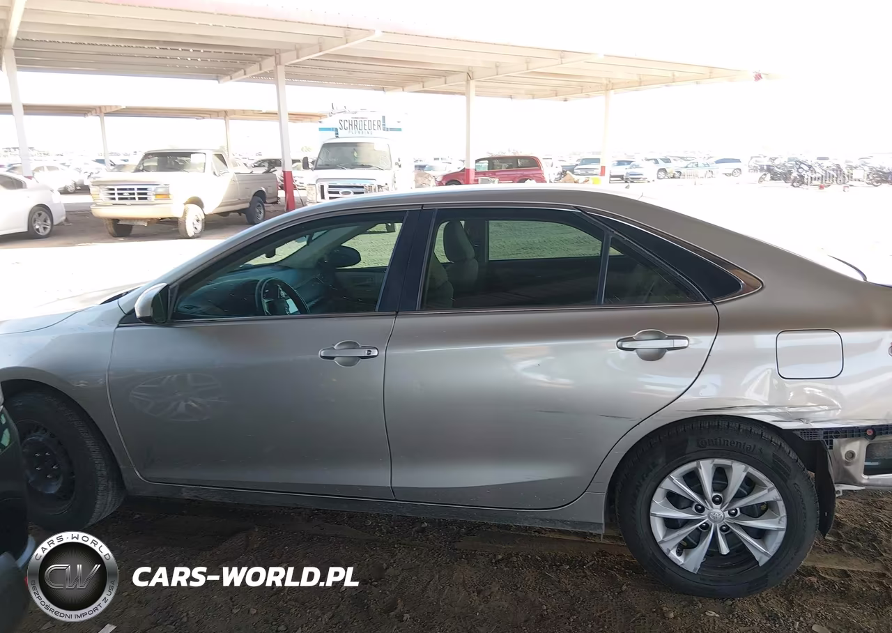 2016 Toyota Camry Le VIN:4T4BF1FK8GR568653 - 15