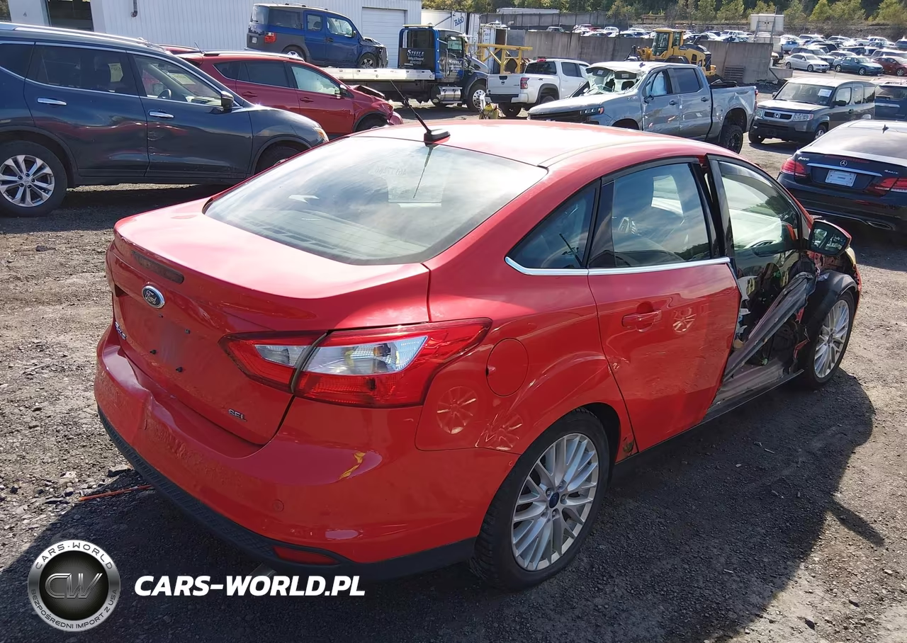 2012 Ford Focus Sel VIN:1FAHP3H27CL230584 - 4