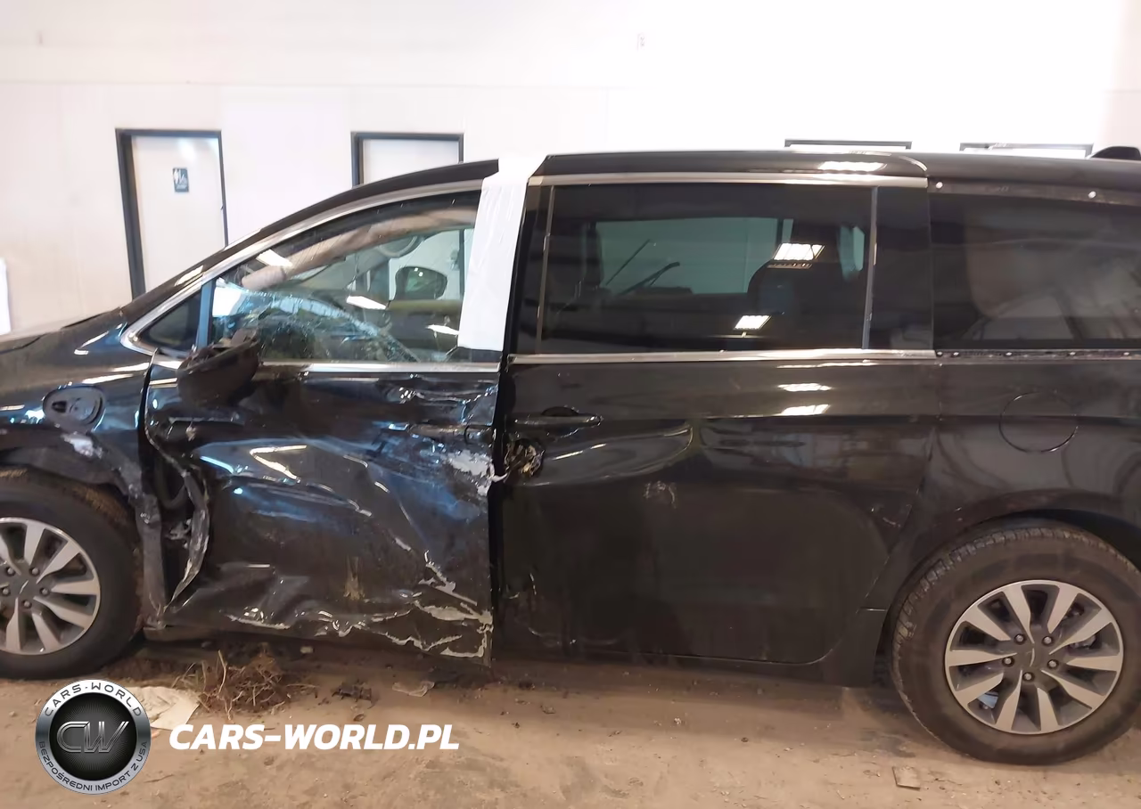 2023 Chrysler Pacifica Hybrid Touring L VIN:2C4RC1L72PR611807 - 14