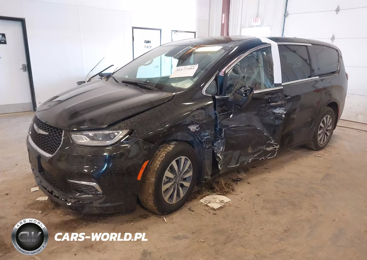 2023 Chrysler Pacifica Hybrid Touring L VIN:2C4RC1L72PR611807 - 2