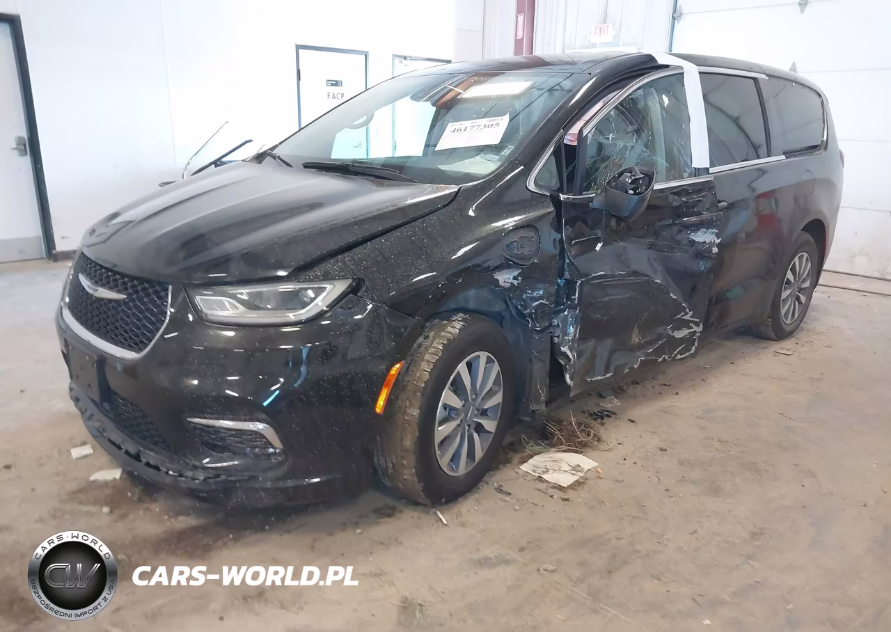 2023 Chrysler Pacifica Hybrid Touring L VIN:2C4RC1L72PR611807 - 6