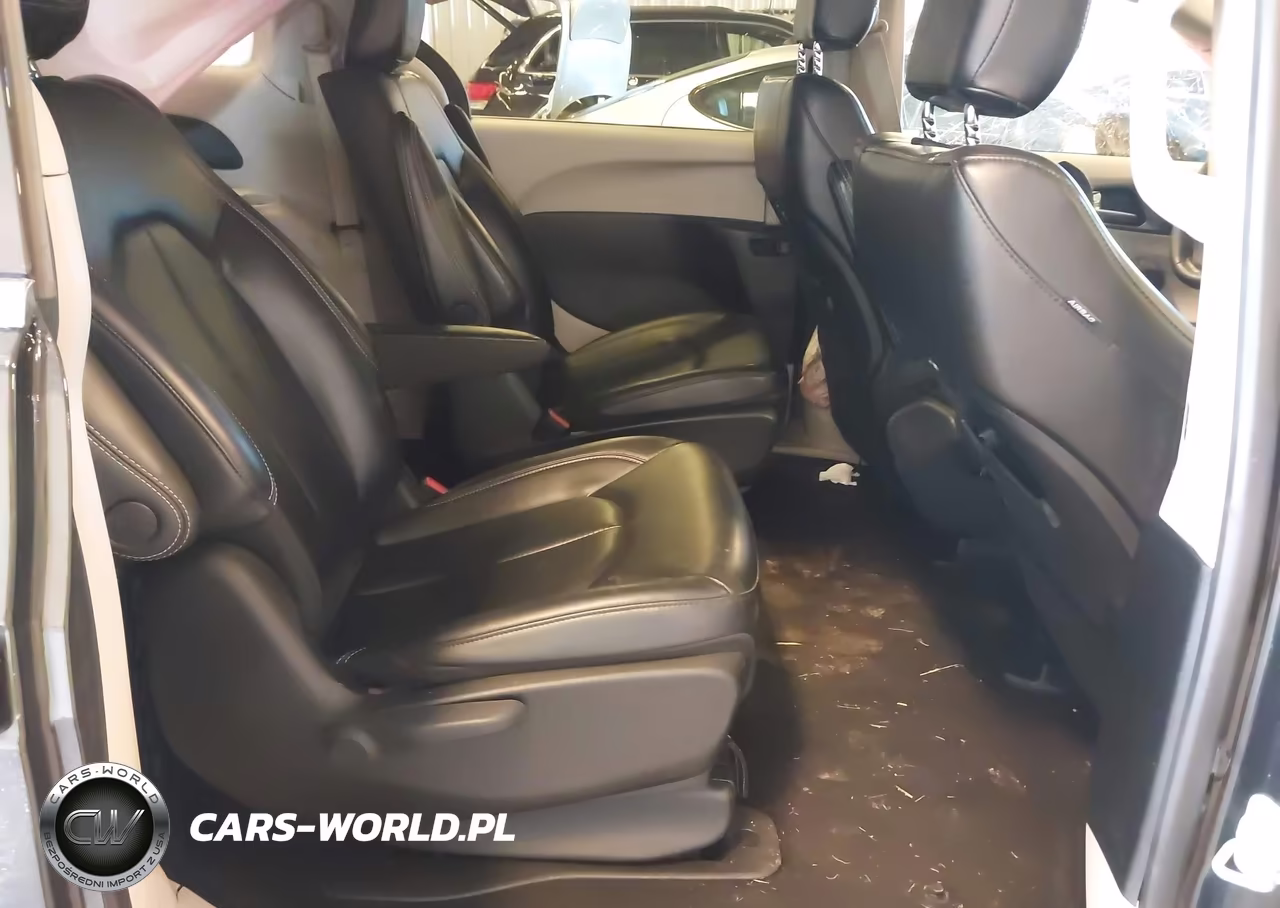 2023 Chrysler Pacifica Hybrid Touring L VIN:2C4RC1L72PR611807 - 8