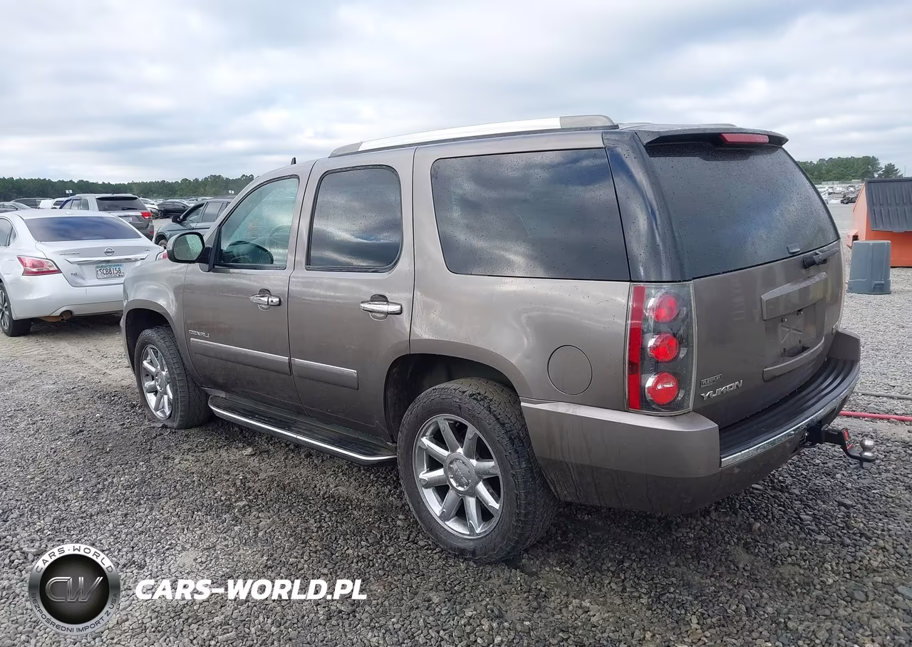 2011 GMC Yukon Denali VIN:1GKS2EEF3BR247187 - 3