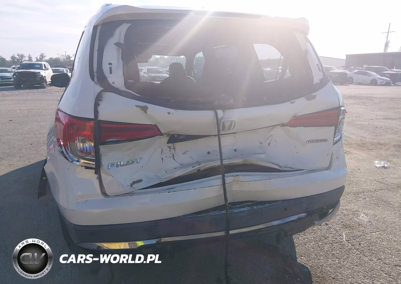 2017 Honda Pilot Touring VIN:5FNYF5H93HB046288 - 6