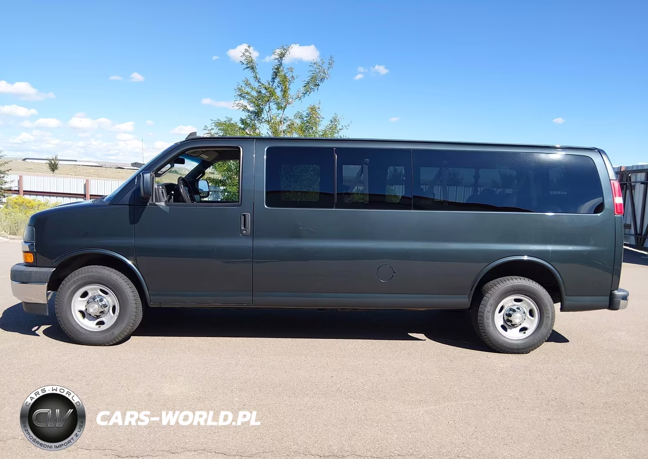 2017 Chevrolet Express 3500 Lt VIN:1GAZGPFG1H1268926 - 19