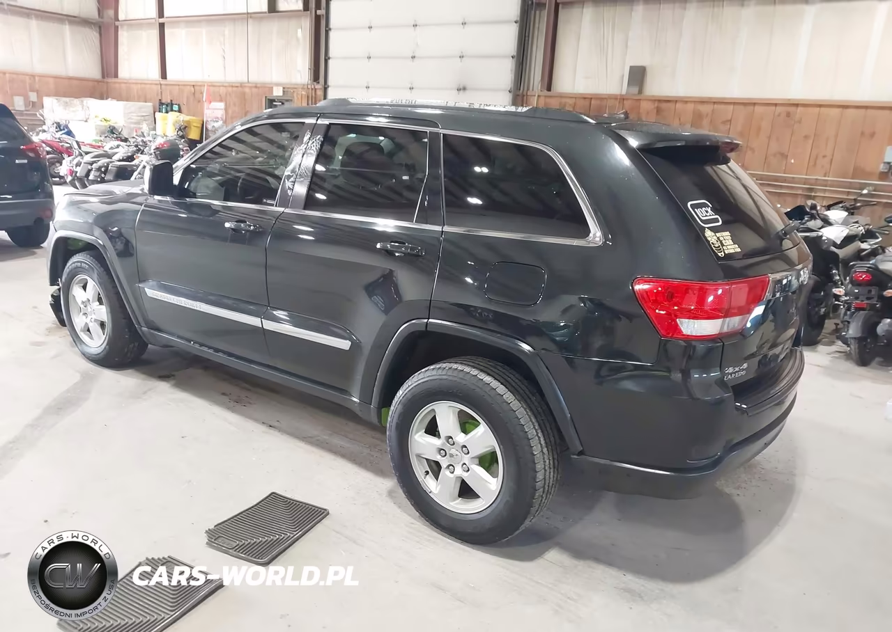 2011 Jeep Grand Cherokee Laredo VIN:1J4RR4GG3BC504478 - 3