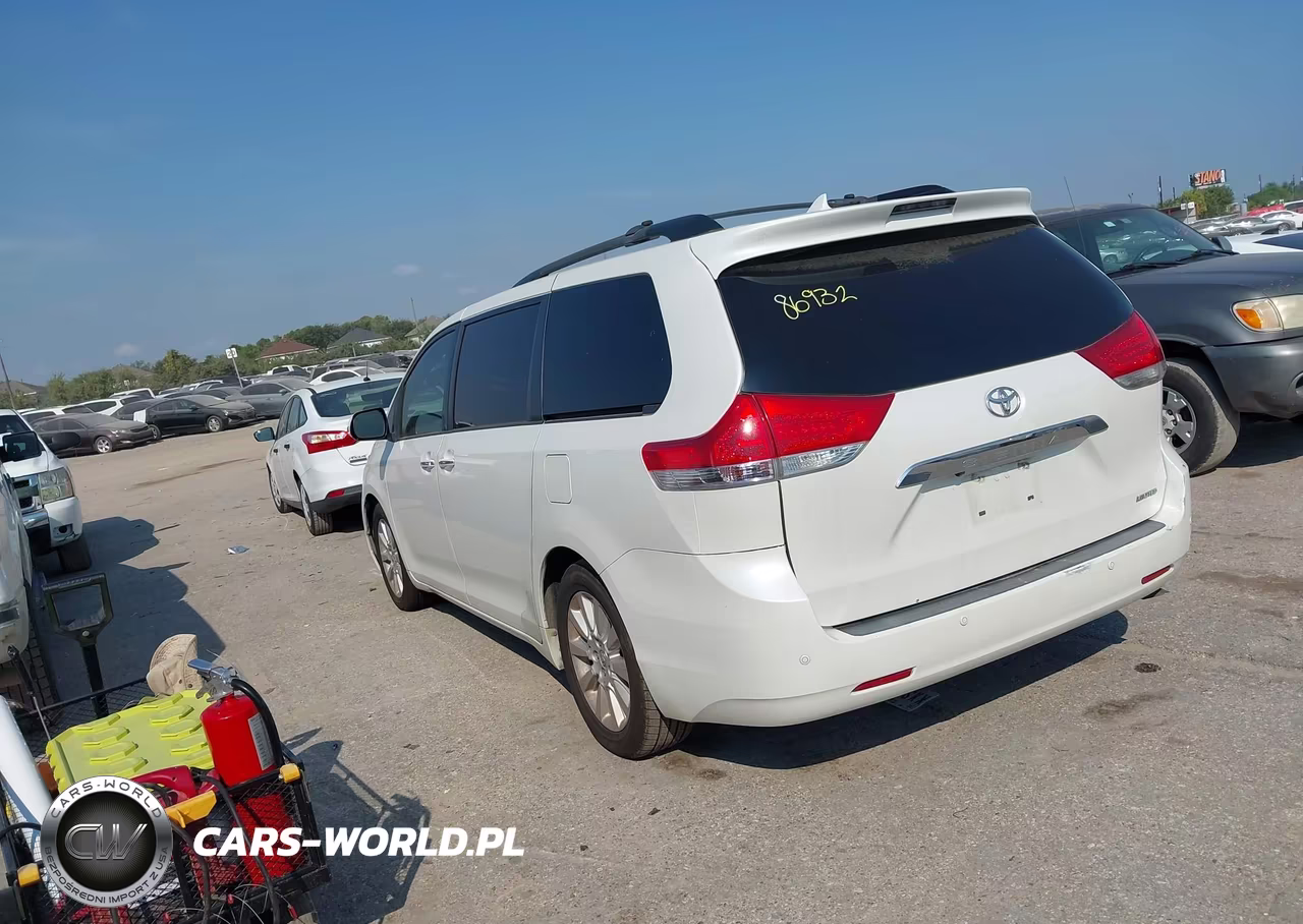 2014 Toyota Sienna Limited V6 7 Passenger VIN:5TDYK3DC3ES430208 - 3