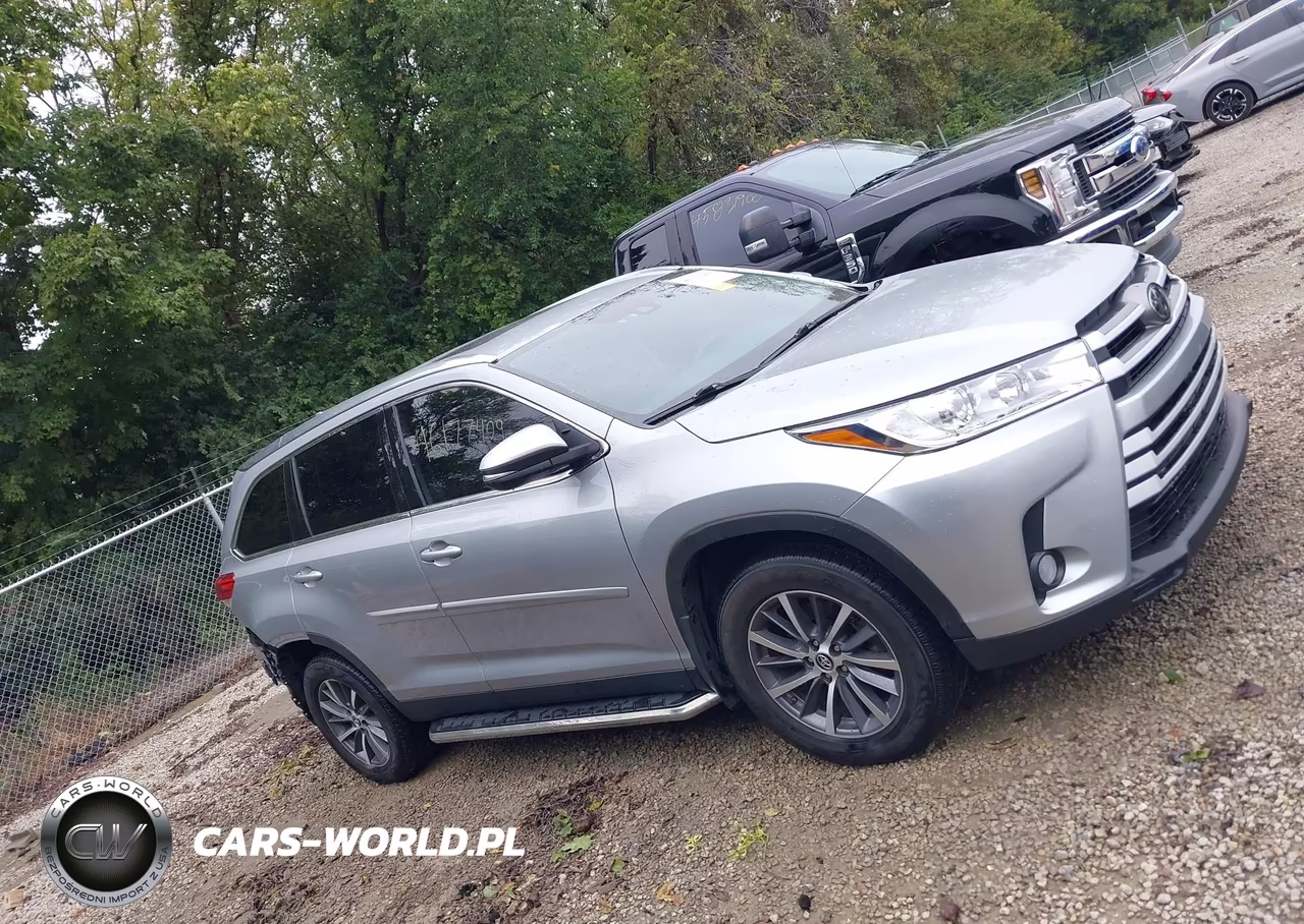 2019 Toyota Highlander Xle VIN:5TDJZRFH0KS563383 - 14