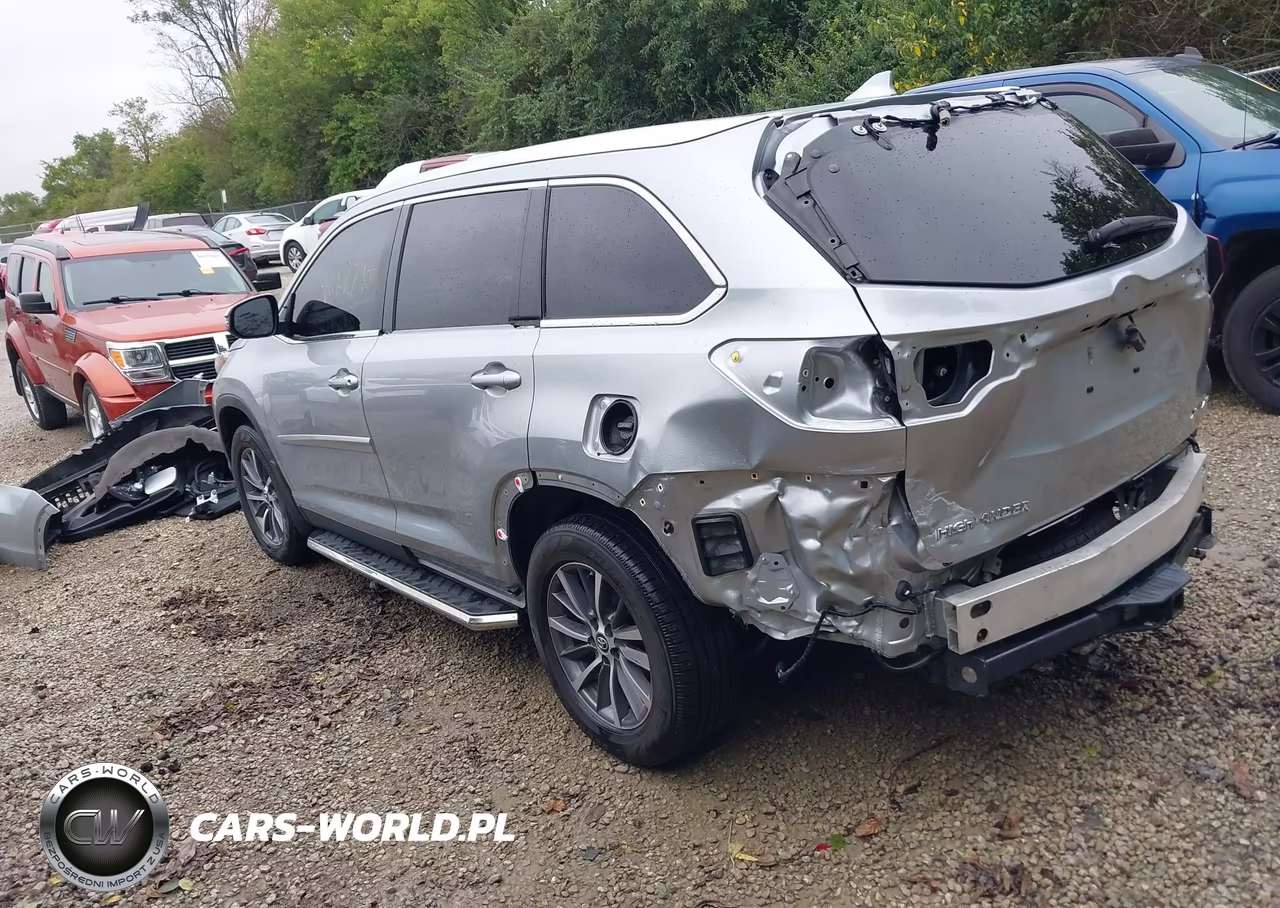 2019 Toyota Highlander Xle VIN:5TDJZRFH0KS563383 - 3