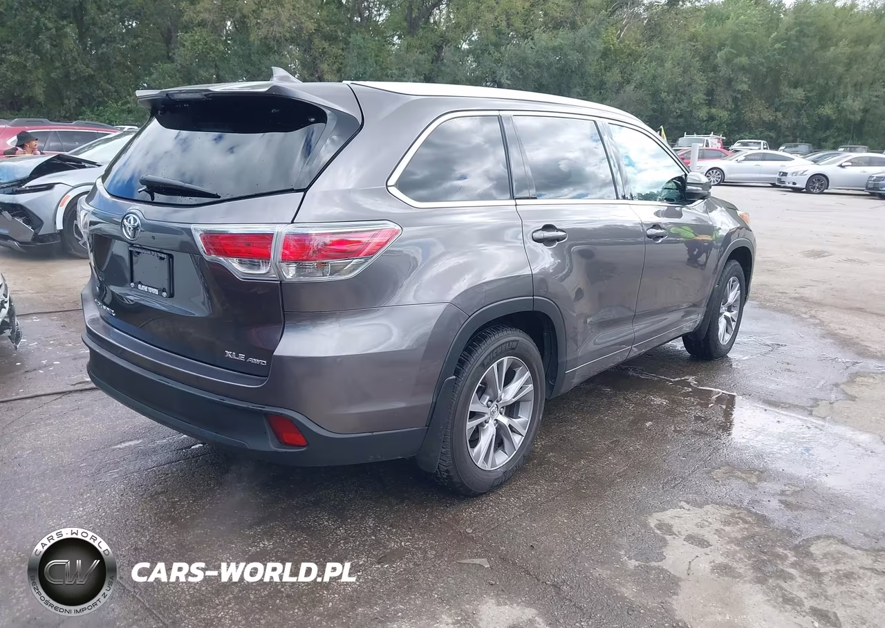 2015 Toyota Highlander Xle V6 VIN:5TDJKRFH7FS117452 - 4