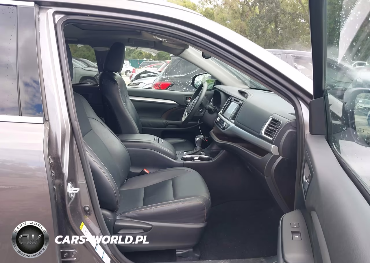 2015 Toyota Highlander Xle V6 VIN:5TDJKRFH7FS117452 - 5