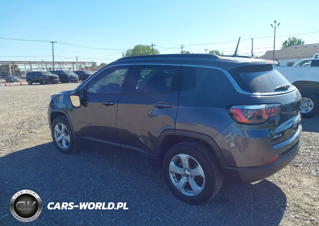 2018 Jeep Compass Latitude 4X4 VIN:3C4NJDBB0JT401285 - 3
