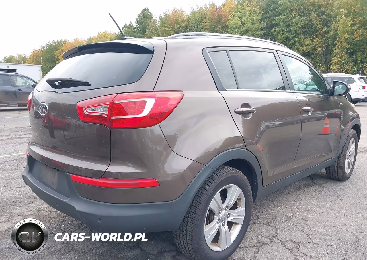 2011 Kia Sportage Lx VIN:KNDPBCA24B7012768 - 4