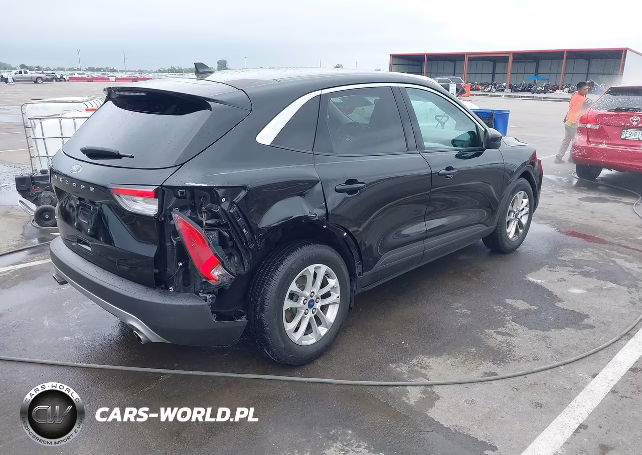2021 Ford Escape Se VIN:1FMCU0G68MUA95512 - 4
