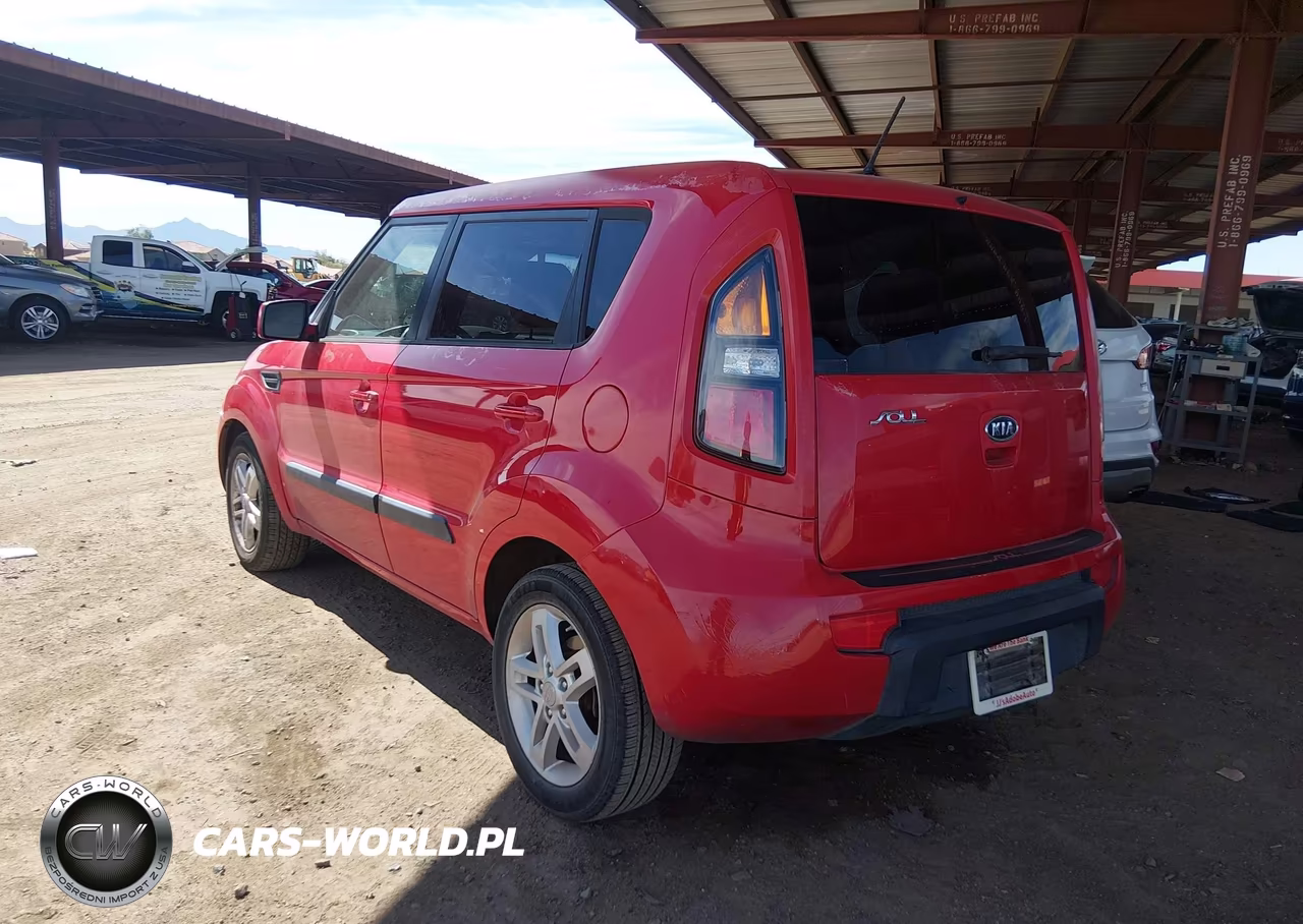 2011 Kia Soul + VIN:KNDJT2A26B7299530 - 3