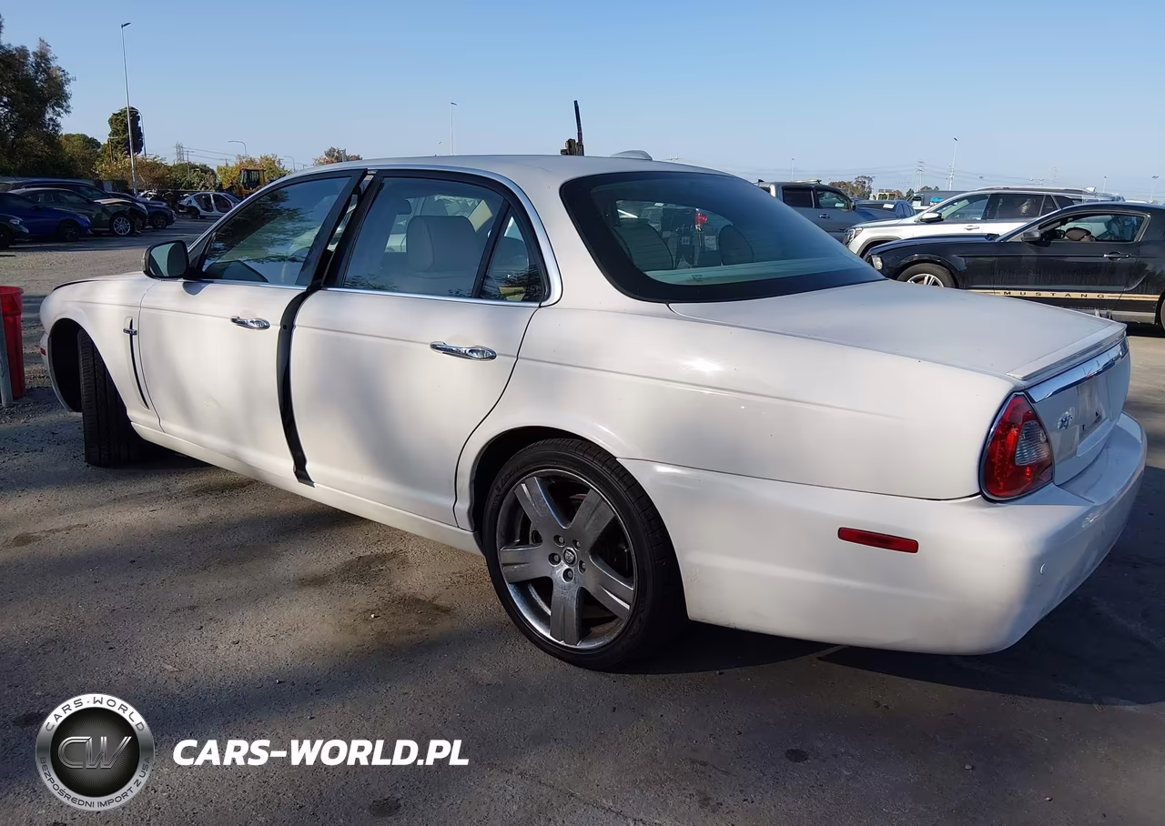 2008 Jaguar Xj Xj8 VIN:SAJWA71B88SH19873 - 3