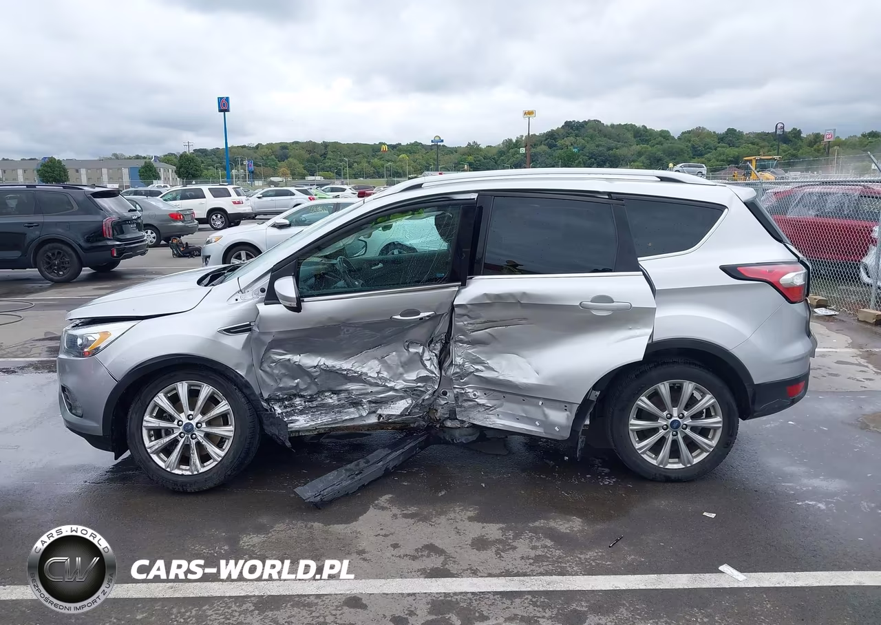 2017 Ford Escape Titanium VIN:1FMCU0J95HUE53075 - 14